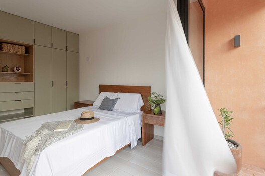 Edificio Sabines 242 / Grado Studio - Fotografía interior, Dormitorio, Madera, Camas, Iluminación