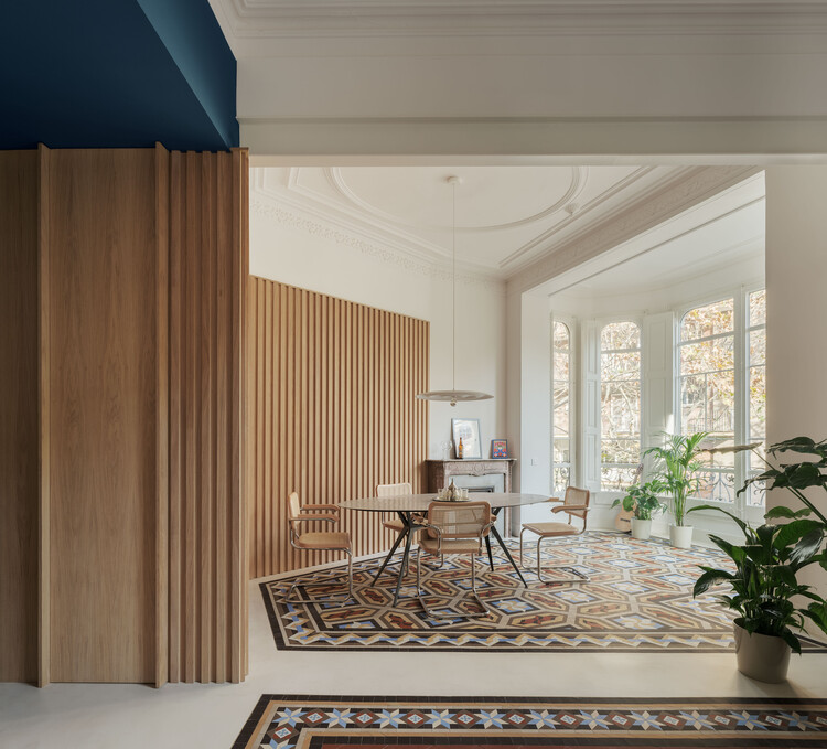 Apartamento Silvia & Diego / Jump Studios - Fotografía de interiores, madera, sillas