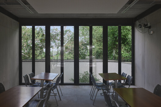 Sede Ser Cidadão / Atelier 77 Sede Ser Cidadão / Atelier 77 - Fotografía interior, Comedor, Madera, Mesas, Vidrio, Sillas