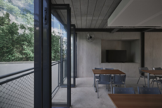 Sede Ser Cidadão / Atelier 77 Sede Ser Cidadão / Atelier 77 - Fotografía interior, Vidrio, Sillas, Balcón