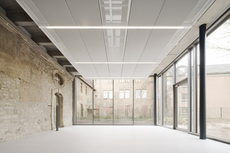 Los tipos obsoletos se revitalizan con 17 proyectos de reutilización adaptativa - Imagen 18 de 18