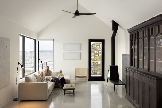 Tide Bound House / Peter Braithwaite Studio - Interior Photography, Living Room, Wood, Table, Lighting, Chair