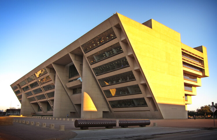 Dallas Evaluates Repair and Demolition Options for I.M. Pei’s Modernist City Hall - More Images