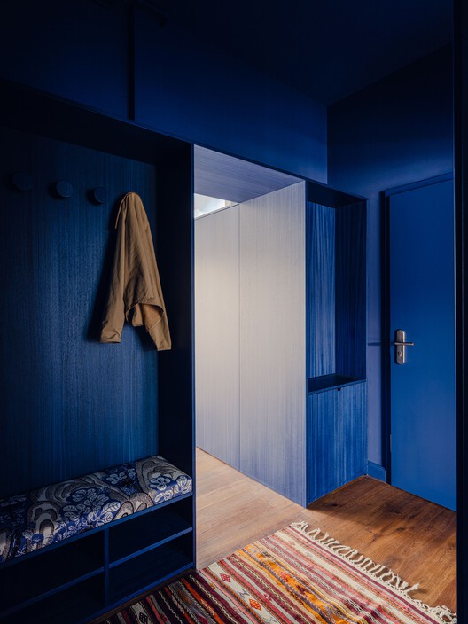 The Blue Box / Bruzkus Greenberg The Blue Box / Bruzkus Greenberg - Exterior Photography, Wood, Closet