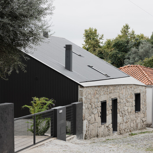 Casa em Besteiros / Rasura Arquitetos - Fotografia de Exterior, Concreto