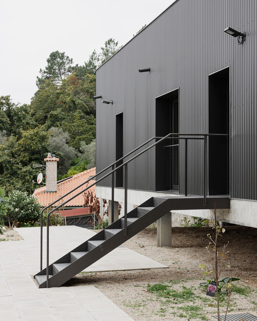 Casa em Besteiros / Rasura Arquitetos - Imagem 8 de 29