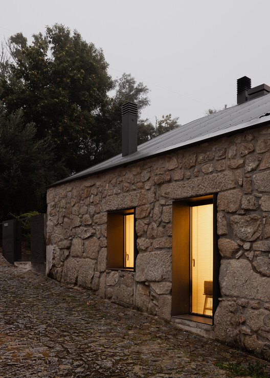 Casa em Besteiros / Rasura Arquitetos - Fotografia de Exterior