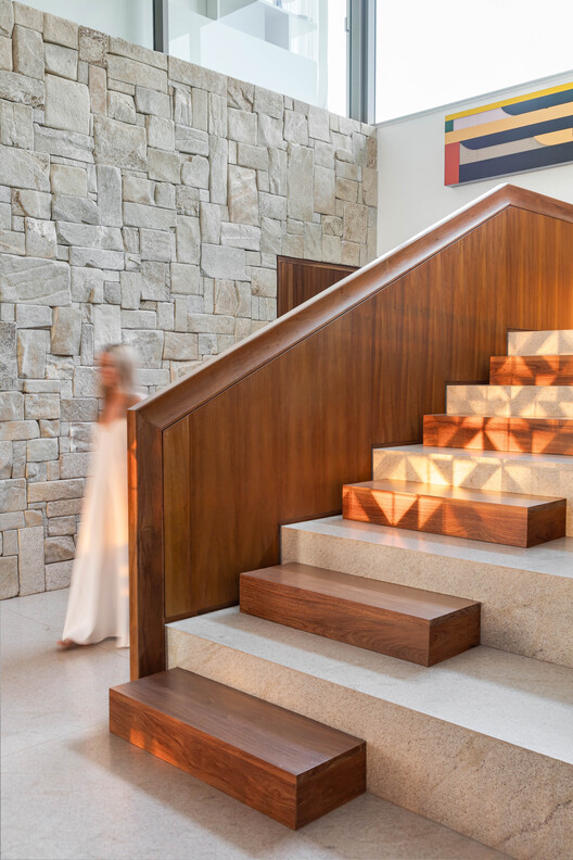 Casa AL / N2B Arquitetura - Fotografía interior, Escaleras, Madera, Barandas