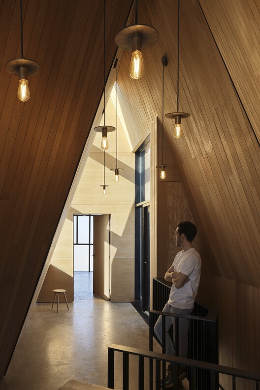 B-Frame Residence / Peter Braithwaite Studio - Interior Photography, Wood