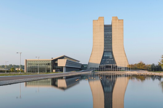 Helen Edwards Engineering Research Center / Perkins&Will