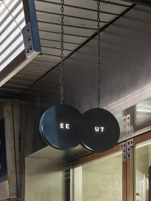 PLEATSMAMA Store / COV Studio PLEATSMAMA Store / COV Studio - Interior Photography