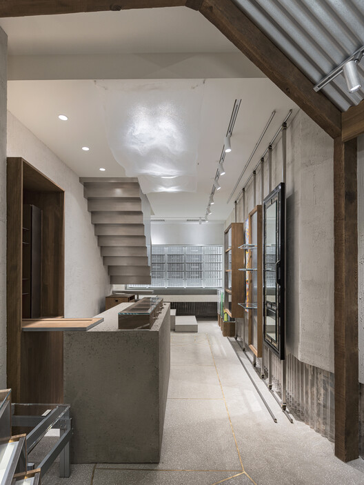 PLEATSMAMA Store / COV Studio PLEATSMAMA Store / COV Studio - Image 12 of 29