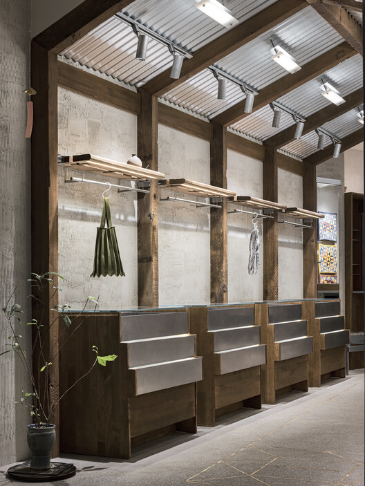 PLEATSMAMA Store / COV Studio PLEATSMAMA Store / COV Studio - Image 23 of 29