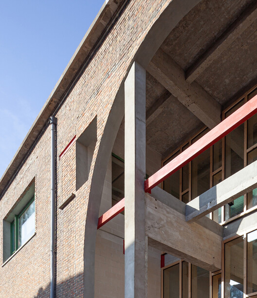 鲁斯音乐学院 / Beal Blanckaert Architectes - 建筑图, 砖, 具体的, 柱, 梁