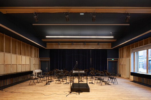 鲁斯音乐学院 / Beal Blanckaert Architectes - 室内图, 餐厅, 灯, 椅子