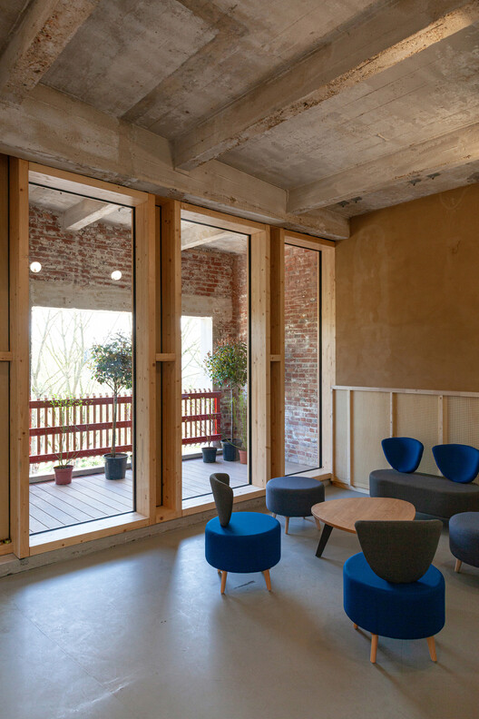 鲁斯音乐学院 / Beal Blanckaert Architectes - 室内图, 起居室, 木头, 椅子