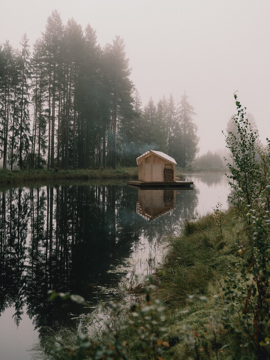 Sauna Water Cave / Rabagast Studio - Fotografía al aire libre, borde costero, bosque