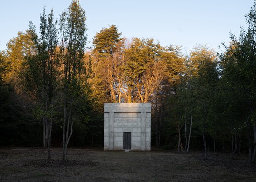 MIEL Pavilion / Pezo von Ellrichshausen