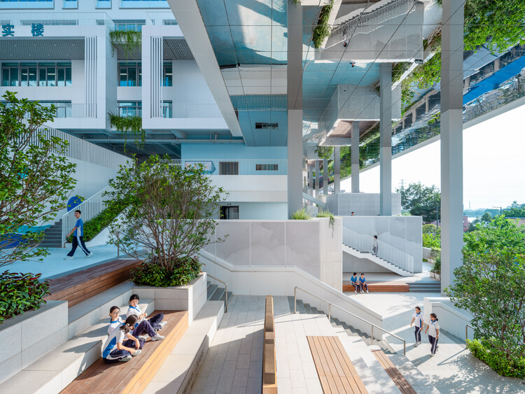 深圳市宝安中学（集团）第二实验学校 / 华阳国际 - 室内图, 楼梯