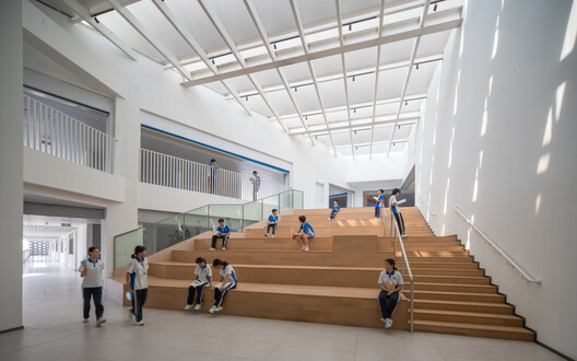 深圳市宝安中学（集团）第二实验学校 / 华阳国际 - 室内图, 楼梯