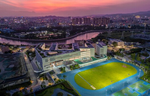 深圳市宝安中学（集团）第二实验学校 / 华阳国际 - 建筑图