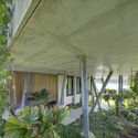 Elemental Shores in the Asia-Pacific: Concrete Recasts the Beach House - Image 5 of 37