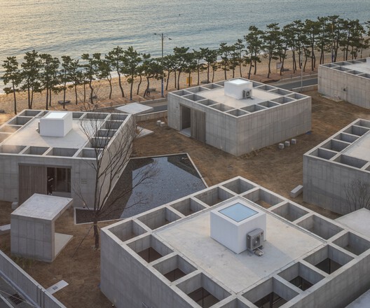 Elemental Shores in the Asia-Pacific: Concrete Recasts the Beach House