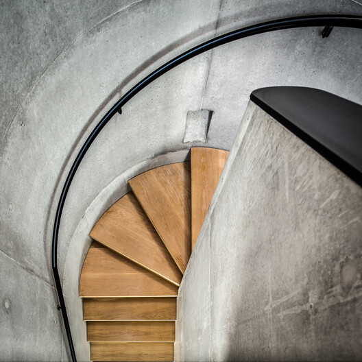 Elemental Shores in the Asia-Pacific: Concrete Recasts the Beach House Elemental Shores in the Asia-Pacific: Concrete Recasts the Beach House - Image 25 of 37