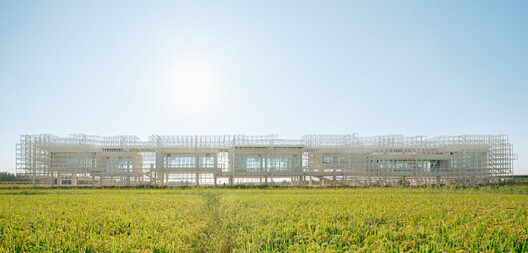 Manor Mirage / BUZZ/ Büro Ziyu Zhuang