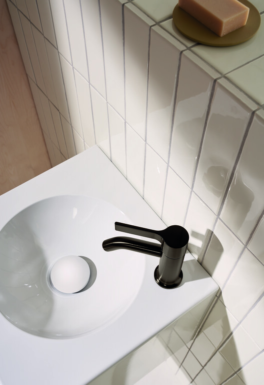 Where Every Centimeter Counts: How Tiny Bathrooms Inform Spatial Design  - Image 2 of 14