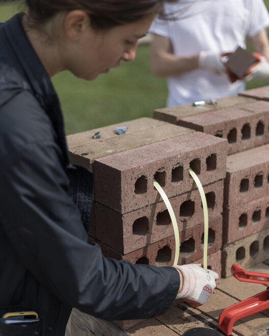TRACES Installation - SHIFT: Chicago Architecture Biennial / Balsa Crosetto Piazzi - Brick