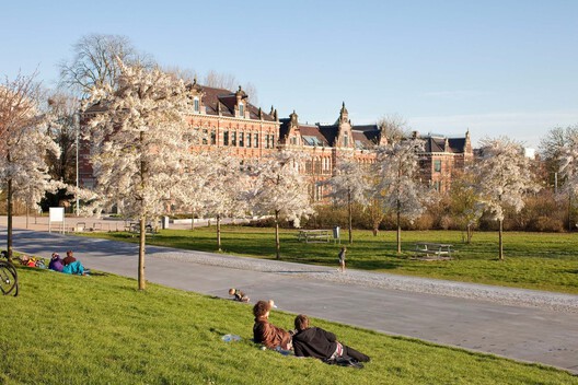 From Factories to Futures: Adaptive Reuse in the Post-Industrial City - Image 11 of 22