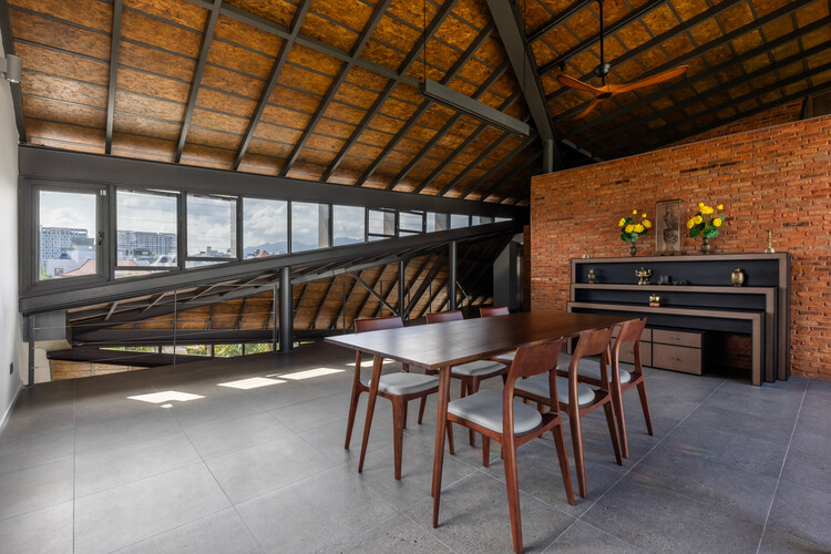 Casa Barraca / Nha Dan Architects - Fotografia de Interiores, Madeira, Viga, Cadeira