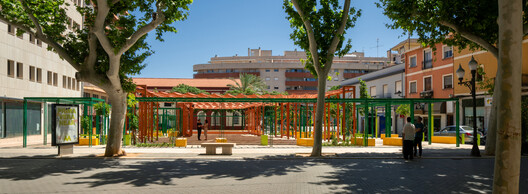 Plaza María Hervás en el Centro Histórico de Dénia, Comunidad Valenciana / DVCH DeVillarCHacon - Fotografía exterior