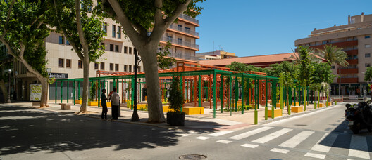 Plaza María Hervás en el Centro Histórico de Dénia, Comunidad Valenciana / DVCH DeVillarCHacon - Fotografía exterior