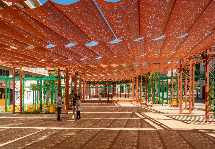 Plaza María Hervás en el centro histórico de Denia, comunidad Valenciana / DVCH DeVillarCHacon - foto interior