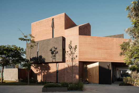 Casa de una Escritora / em-estudio - Fotografía exterior