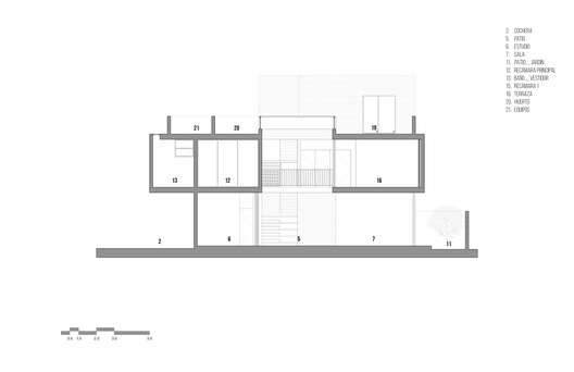 Casa de una Escritora / em-estudio - Imagen 30 de 34