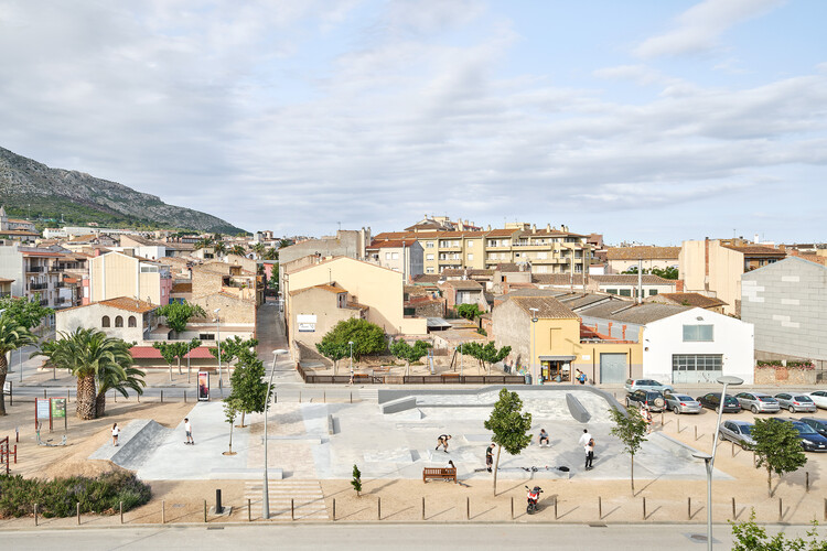 Urban Agoras: How Skateparks Can Give Public Space Back to the City - Featured Image