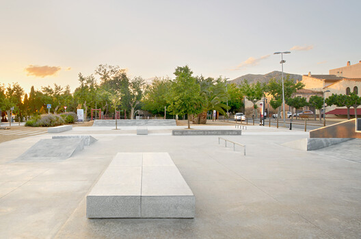 Rethinking Public Space Through a Skateboarder’s Eyes - Image 13 of 26