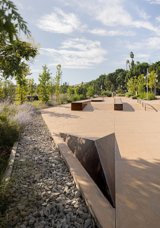Rethinking Public Space Through a Skateboarder’s Eyes - Image 21 of 26