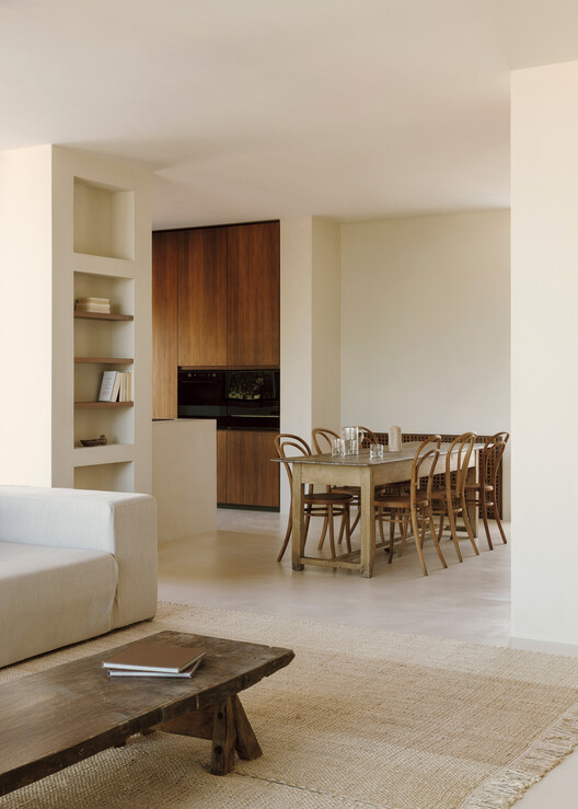 House in the Ostuni Countryside / Tela Architettura House in the Ostuni Countryside / Tela Architettura - Interior Photography, Wood, Table, Chair