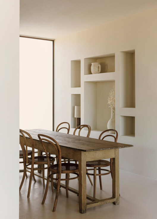 House in the Ostuni Countryside / Tela Architettura House in the Ostuni Countryside / Tela Architettura - Interior Photography, Dining room, Wood, Chair