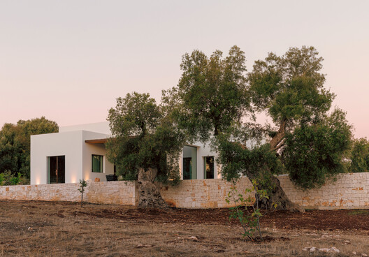 House in the Ostuni Countryside / Tela Architettura