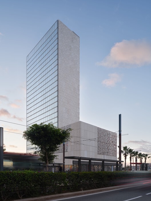 BCP Tower / Groupe3 Architectes + Atelier Rachid Andaloussi - Exterior Photography