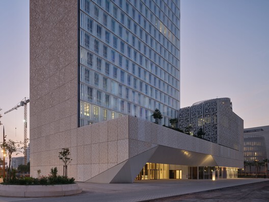 BCP Tower / Groupe3 Architectes + Atelier Rachid Andaloussi BCP Tower / Groupe3 Architectes + Atelier Rachid Andaloussi - Exterior Photography