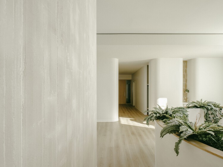 Capela Mortuária La Seigneurie / ultralocal architectes - Fotografia de Interiores, Madeira