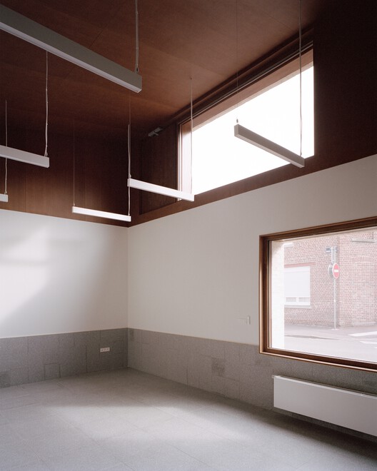 Centro da Juventude de Pont / LT2A - Fotografia de Interiores, Madeira, Viga