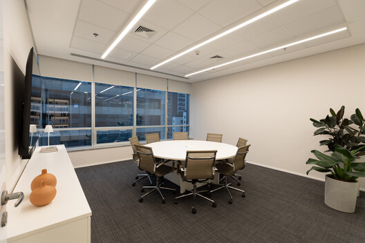 5 Escritórios latino-americanos de arquitetura conquistam o Best of Region no Design Awards 2025 da Shaw Contract - Imagem 7 de 10