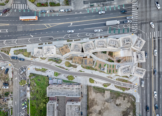 洛杉矶经济适用房开发项目 / Lorcan O’Herlihy Architects - 2 的图像 12
